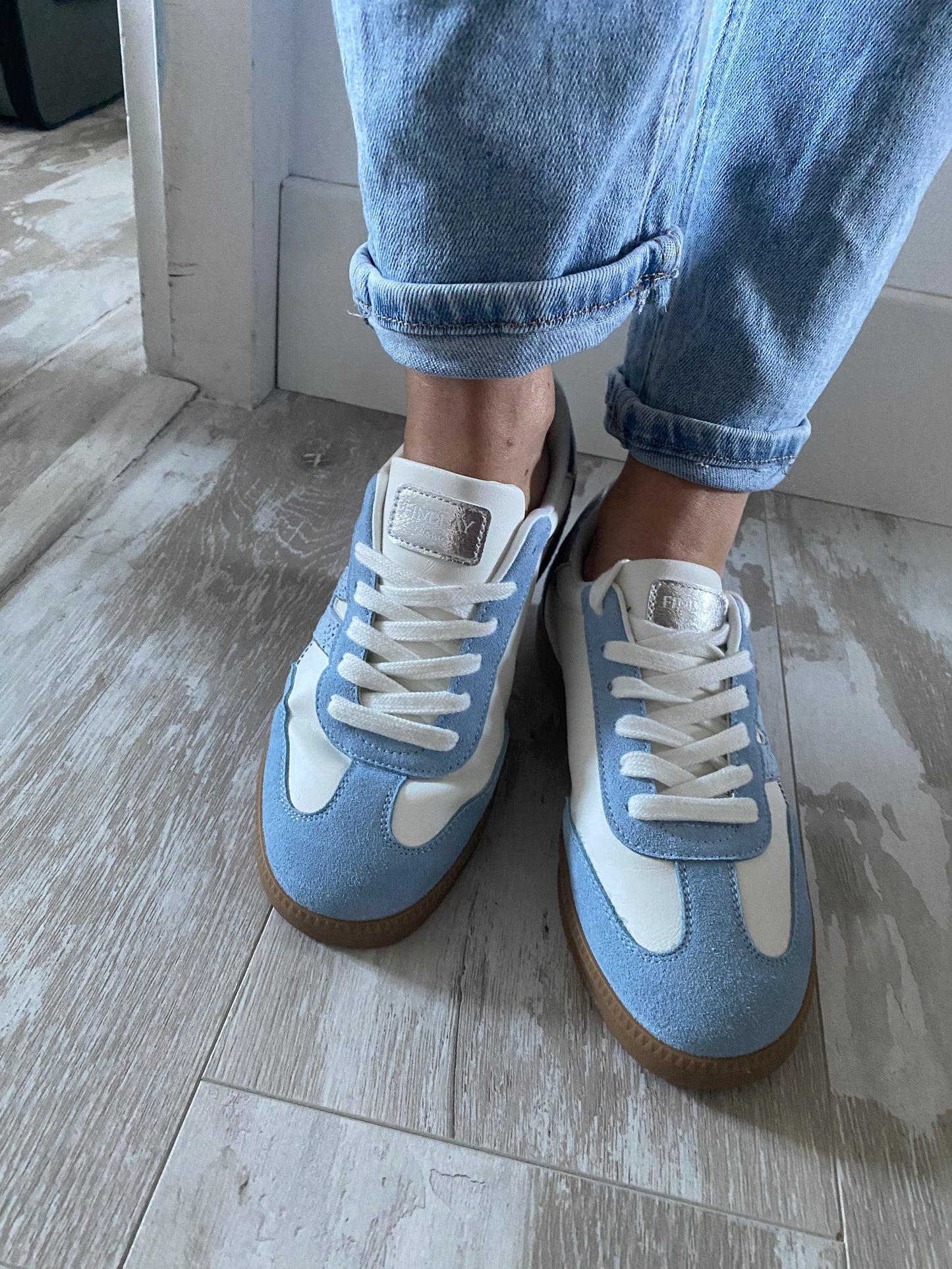 Sneakers femme bleu ciel semelle gomme