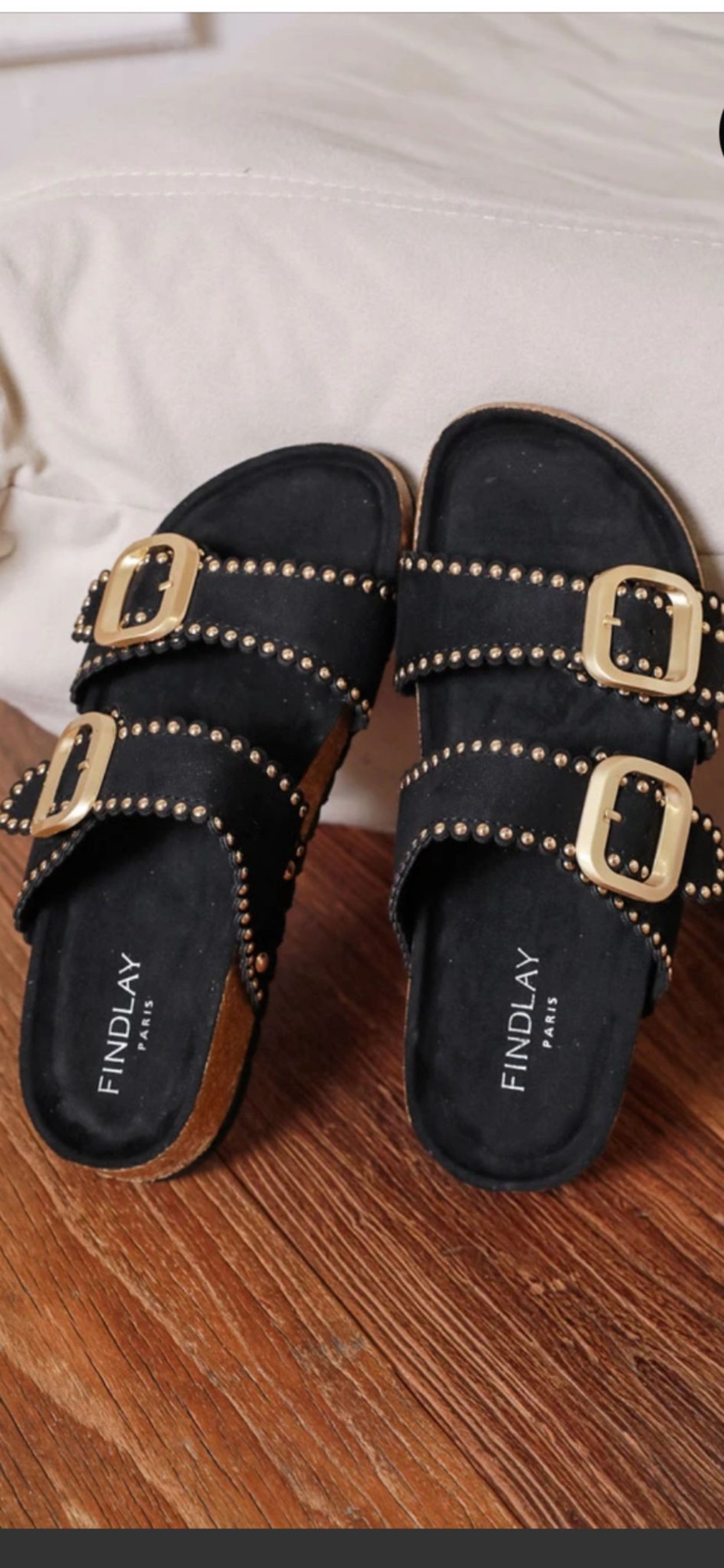 sandales noires à boucles dorées style bohème chic